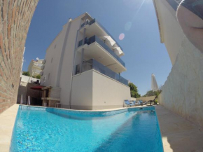 Apartmani with swimming pool